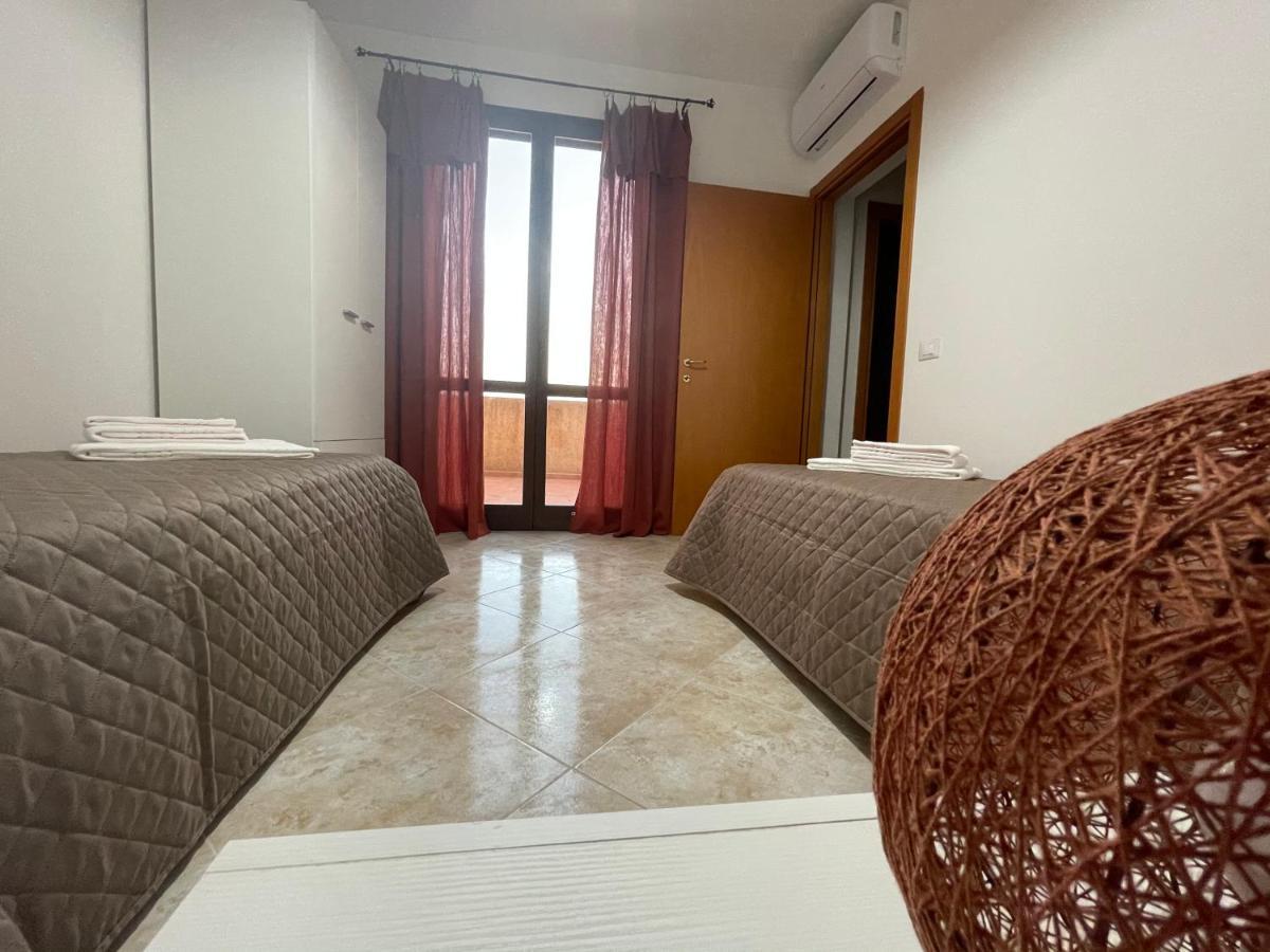 Vista Mozzafiato Villa กุสโตนาชี ภายนอก รูปภาพ