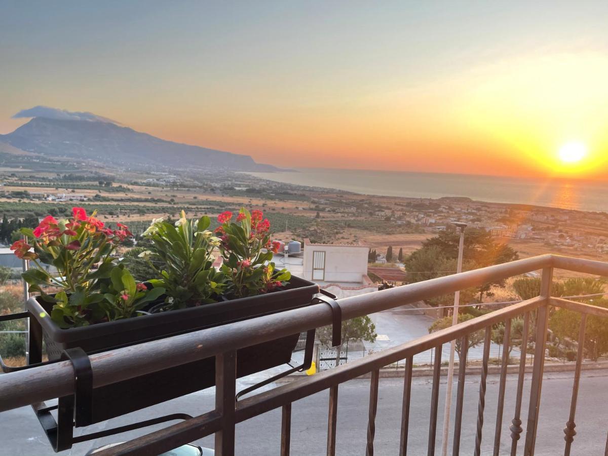 Vista Mozzafiato Villa กุสโตนาชี ภายนอก รูปภาพ