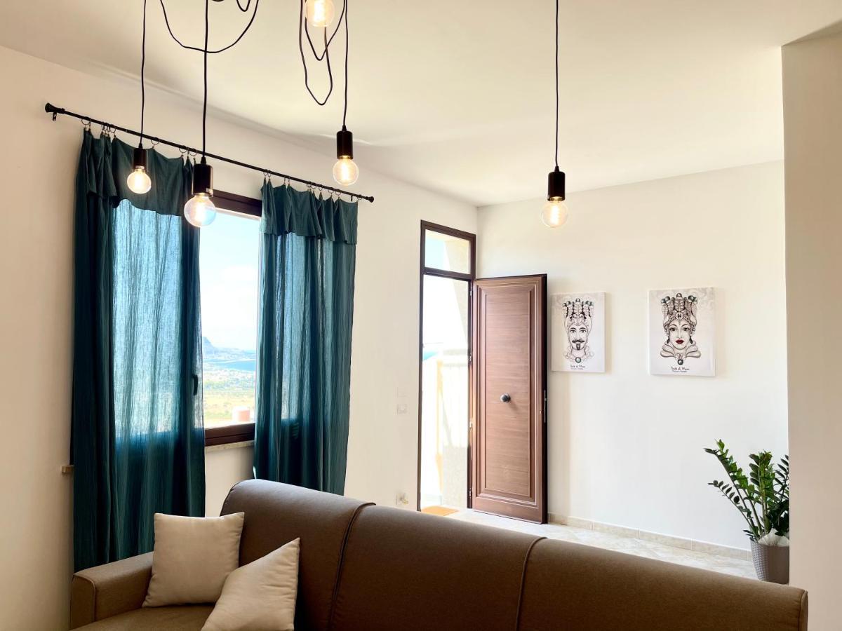Vista Mozzafiato Villa กุสโตนาชี ภายนอก รูปภาพ