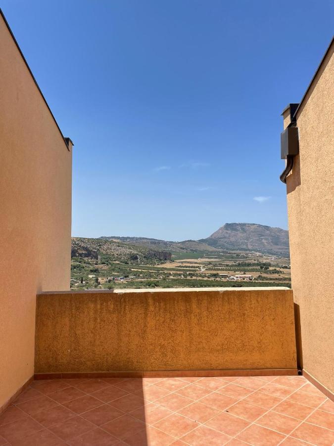 Vista Mozzafiato Villa กุสโตนาชี ภายนอก รูปภาพ