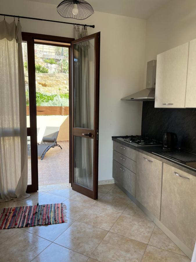 Vista Mozzafiato Villa กุสโตนาชี ภายนอก รูปภาพ