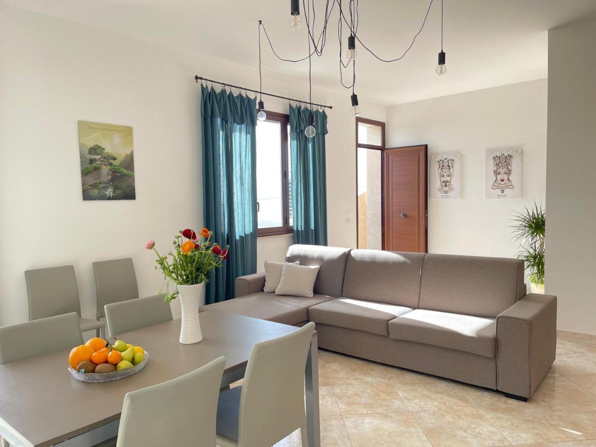 Vista Mozzafiato Villa กุสโตนาชี ภายนอก รูปภาพ